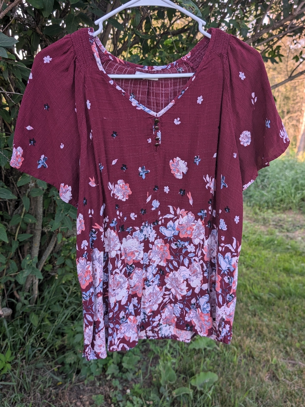 Maurices Burgundy Floral Short Sleeve V-Neck Top